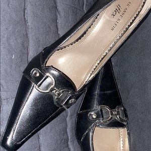 Anne KleinFlex Black low heel size 11 used make me an offer.